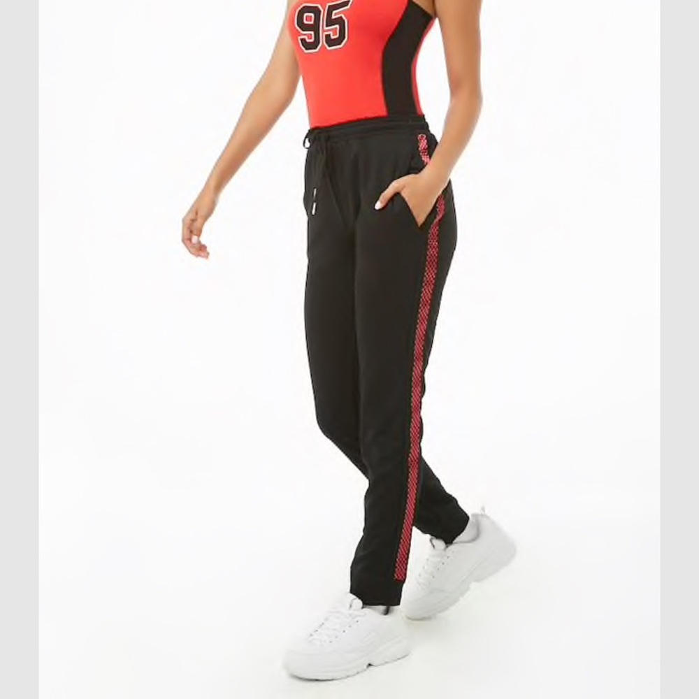 Checkered trim drawstring joggers